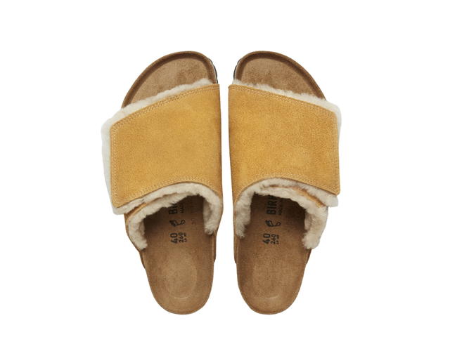 Birkenstock Stüssy & Birkenstock Solana Shearling Slide Caramel - view 3