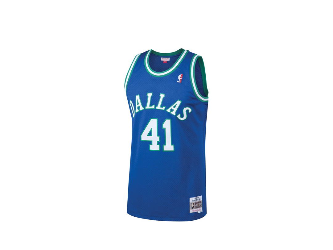 Mitchell & Ness Mitchell & Ness Dallas Mavericks Dirk Nowitzki 1998 Hardwood Classics Road Swingman Jersey - Royal - Mens