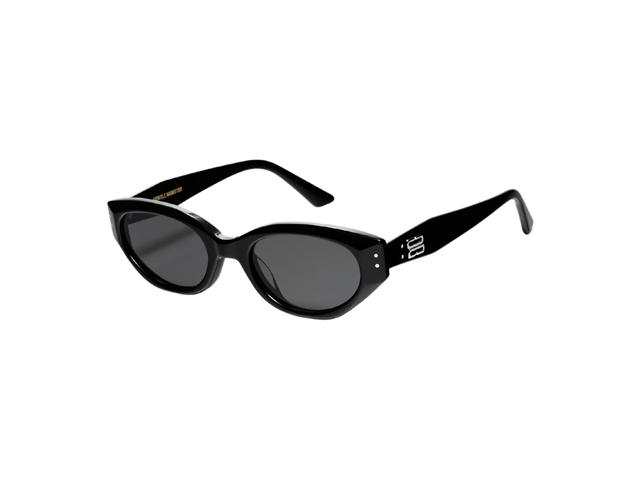 Gentle Monster Gentle Monster Rococo 01 In Black Frame With Black Lenses - view 1