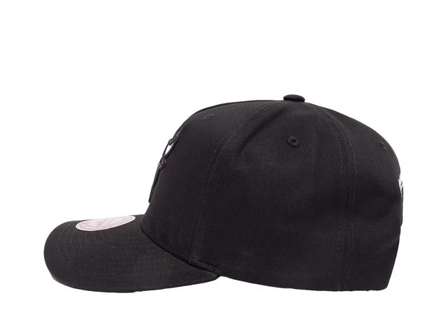 Mitchell & Ness Mitchell & Ness Chicago Bulls NBA Team Logo Snapback - Unisex - view 2
