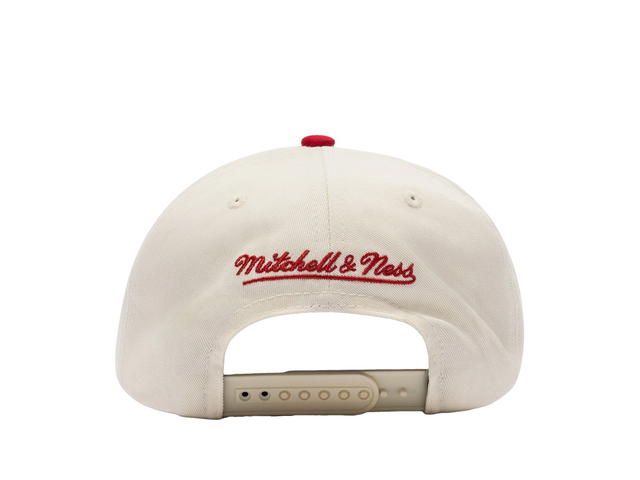 Mitchell & Ness Mitchell & Ness NBA Chicago Bulls Cream/Team Colour Pro Pinch Cap - view 3