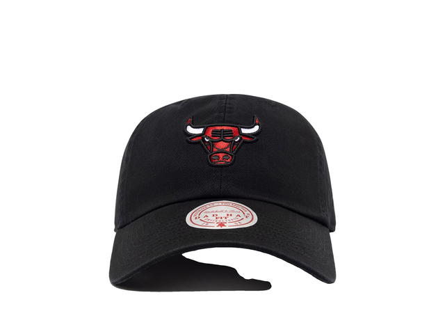 Mitchell & Ness Mitchell & Ness NBA Chicago Bulls Team Logo Dad Hat - view 1