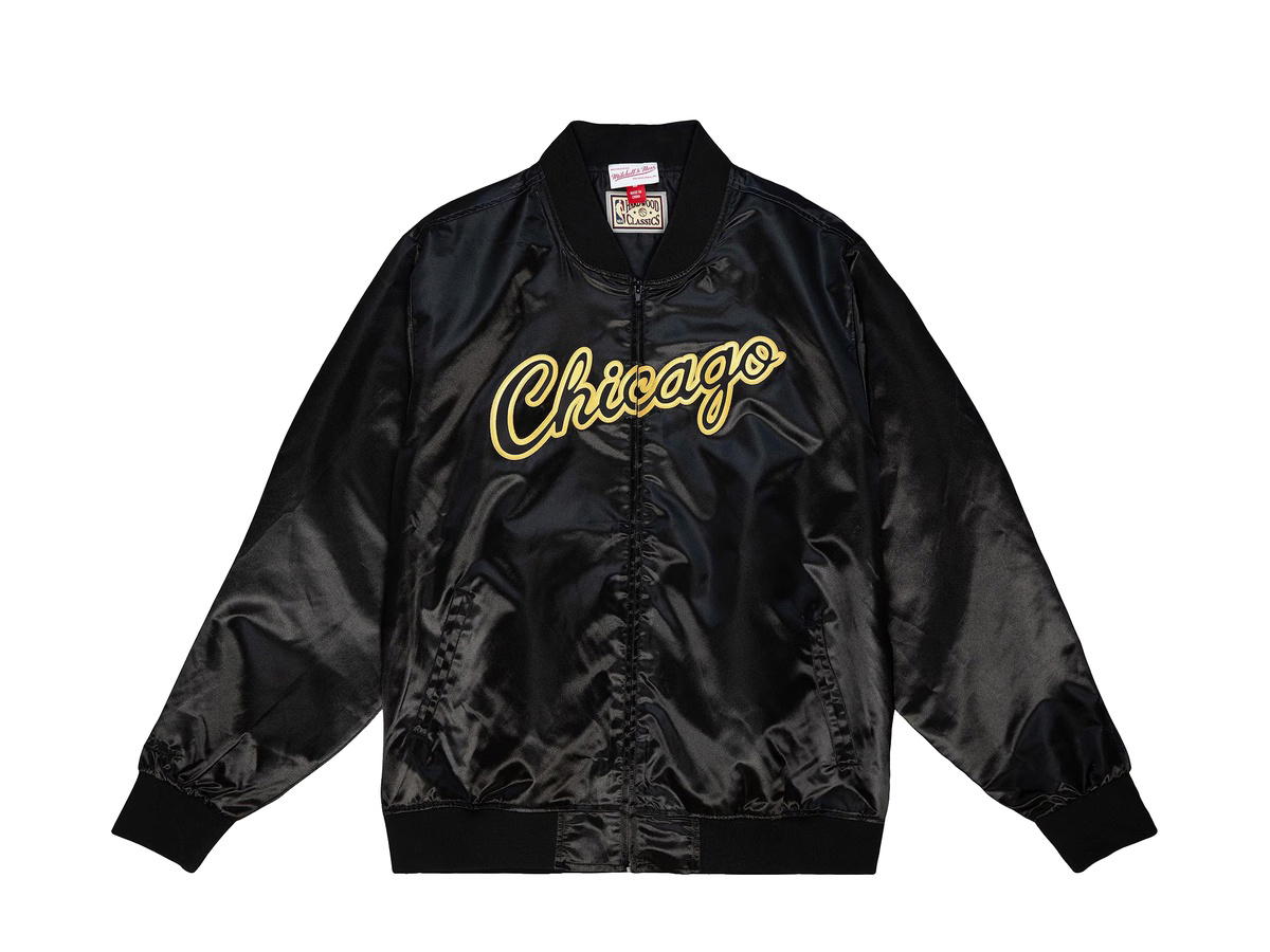 Mitchell & Ness Mitchell & Ness Chicago Bulls Big Face 4.0 Satin Jacket - Black - Mens
