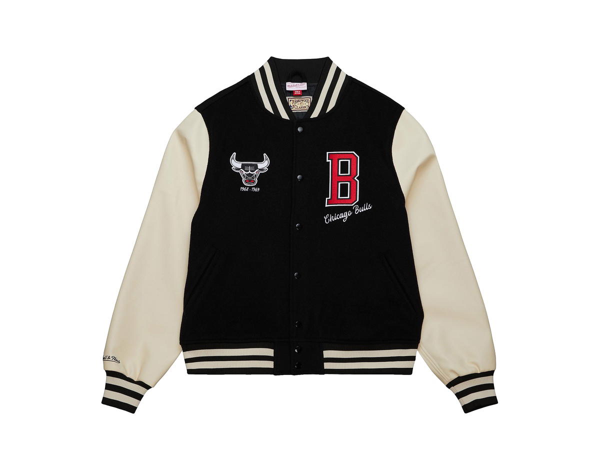Mitchell & Ness Mitchell & Ness Chicago Bulls Unisex Varsity Jacket - Black - Mens