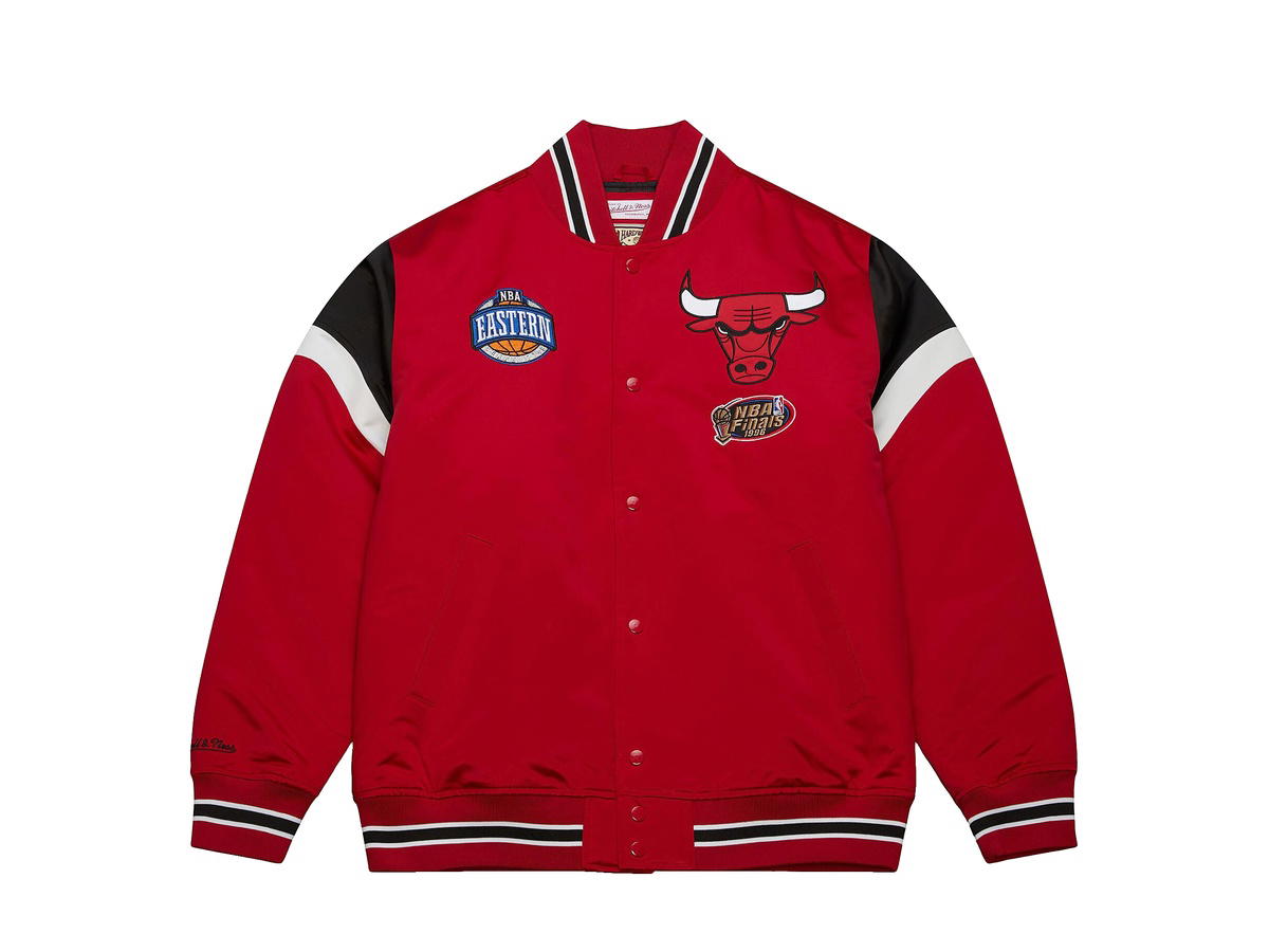 Mitchell & Ness Mitchell & Ness Chicago Bulls Heavyweight Satin Jacket - Scarlet - Mens