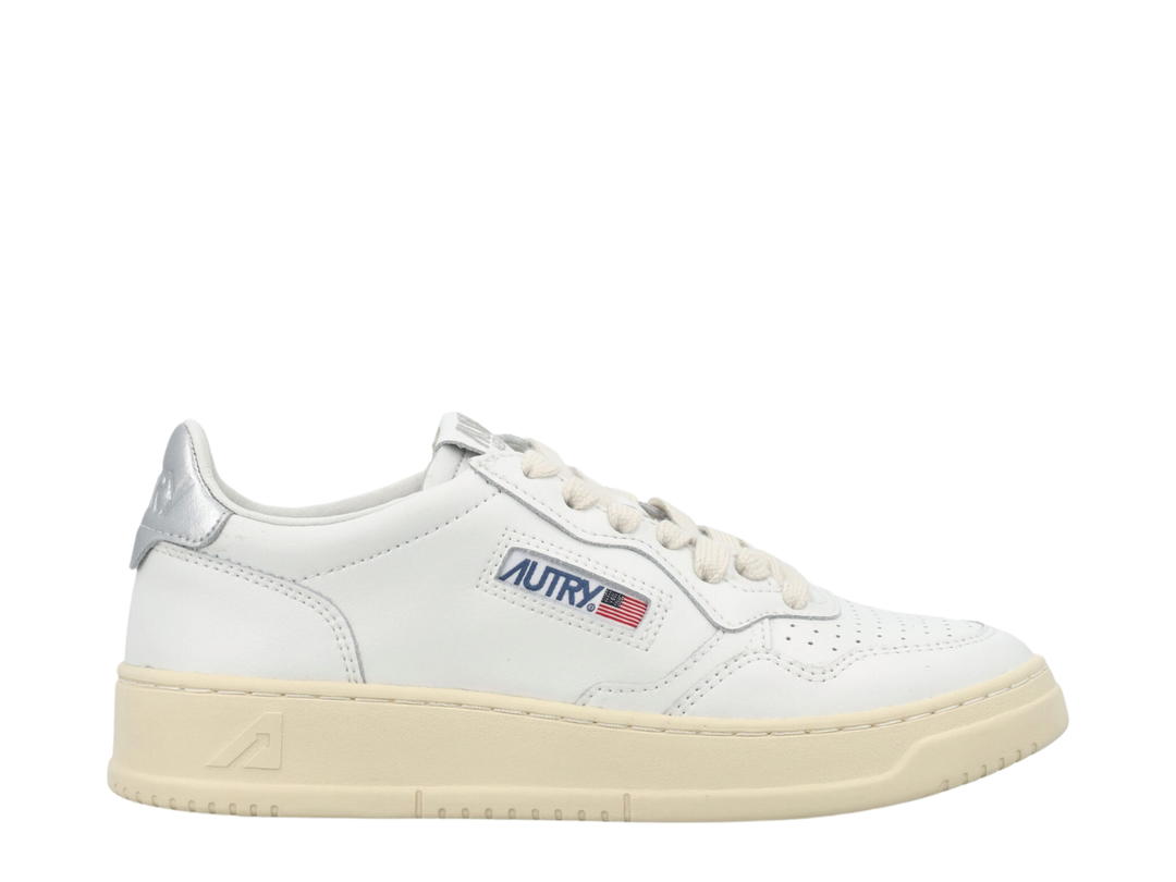 Autry Autry Medalist Low Sneakers In White And Silver Leather