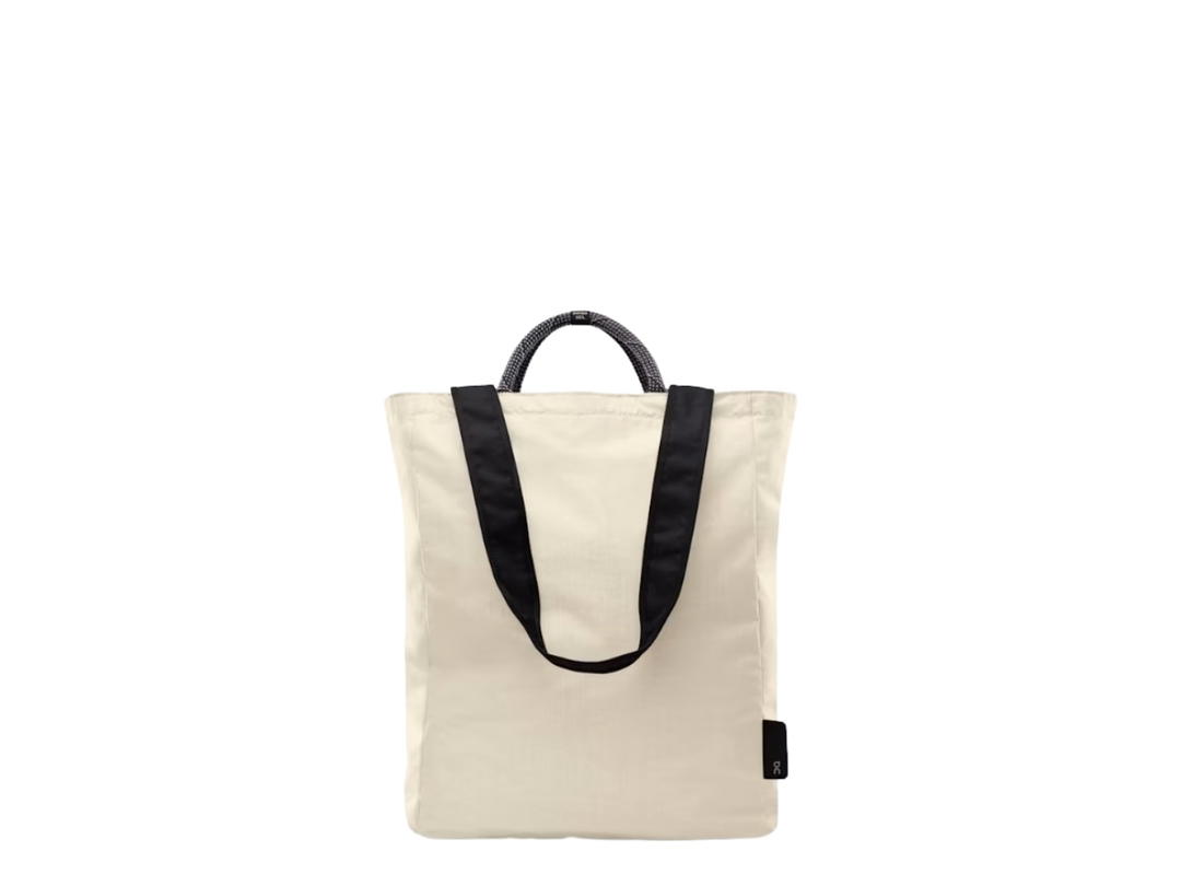 On On Tote Pack 25L Cream Black