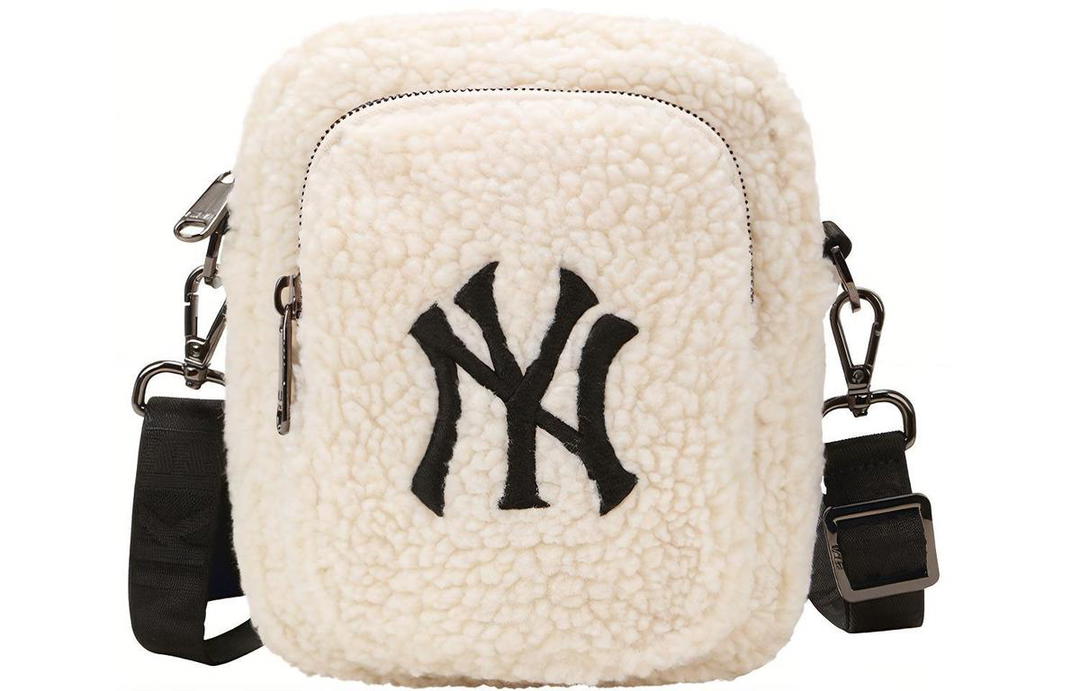 MLB MLB Polar Fleece Wool Small Square Bag Shoulder Bag Crossbody Bag Mini Women's White