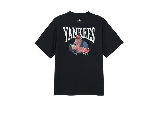 MLB MLB New Year Horse Back Graphic T-Shirts New York Yankees Black - view 2