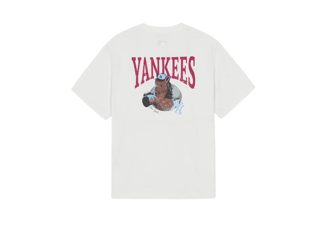 MLB MLB New Year Horse Back Graphic T-Shirts New York Yankees Ivory - view 2