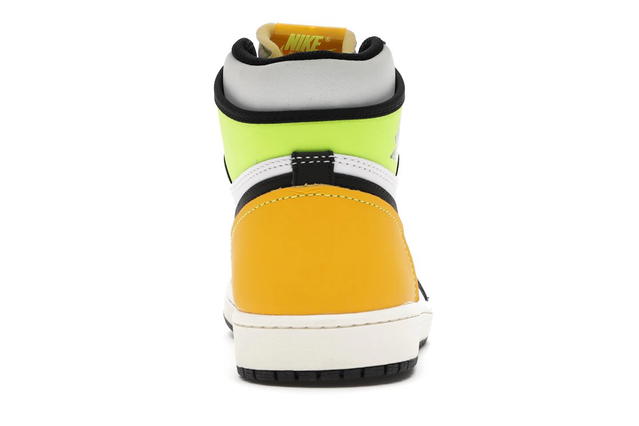Jordan Jordan 1 Retro High White Black Volt University Gold - view 4