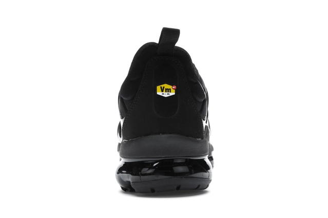 Nike Nike Air VaporMax Plus Triple Black - view 4