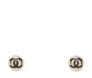 Buy Chanel - Stud Earrings Women's Gold at Sasom – Authentic and Ready to Ship