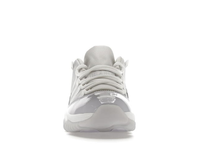 Jordan Jordan 11 Retro Low Pure Violet (Women's) - view 2