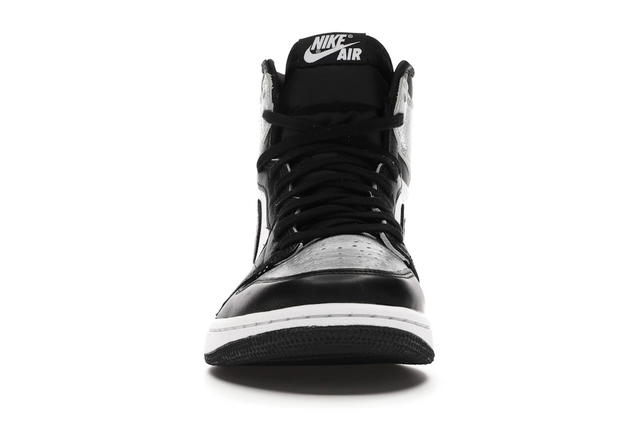 Jordan Jordan 1 Retro High Silver Toe (Women's) - view 2