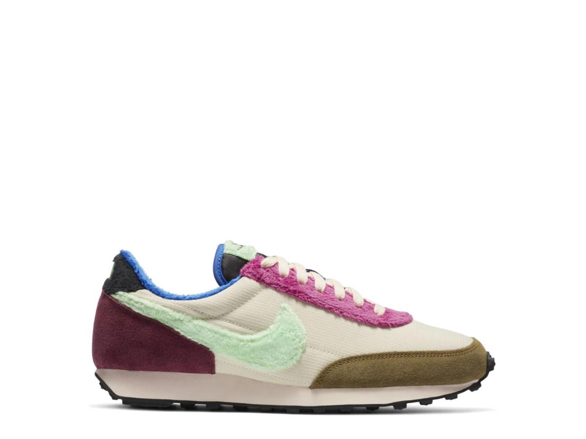 Nike Nike Daybreak Fur Pack Fossil Cactus Flower (Women's)