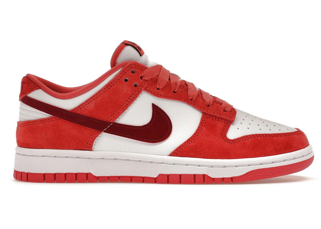 Nike Nike Dunk Low Valentine's Day (2024) (Women's)