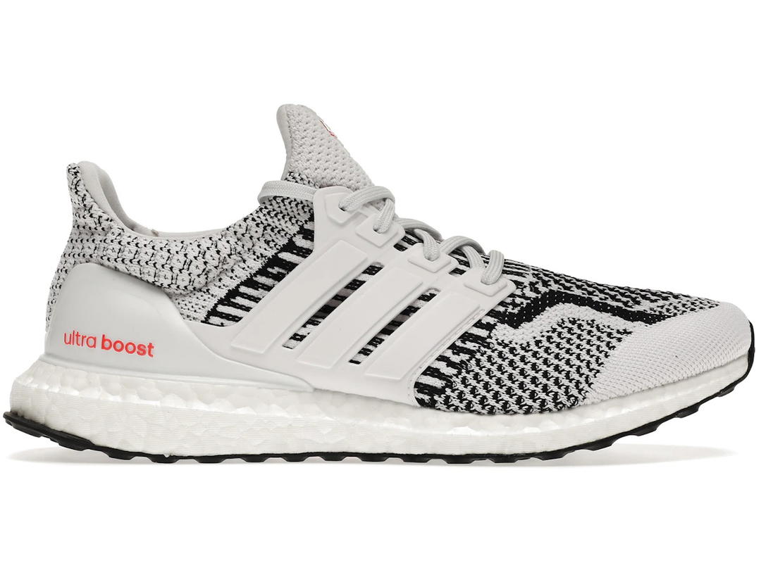 adidas adidas Ultra Boost DNA 5.0 Zebra
