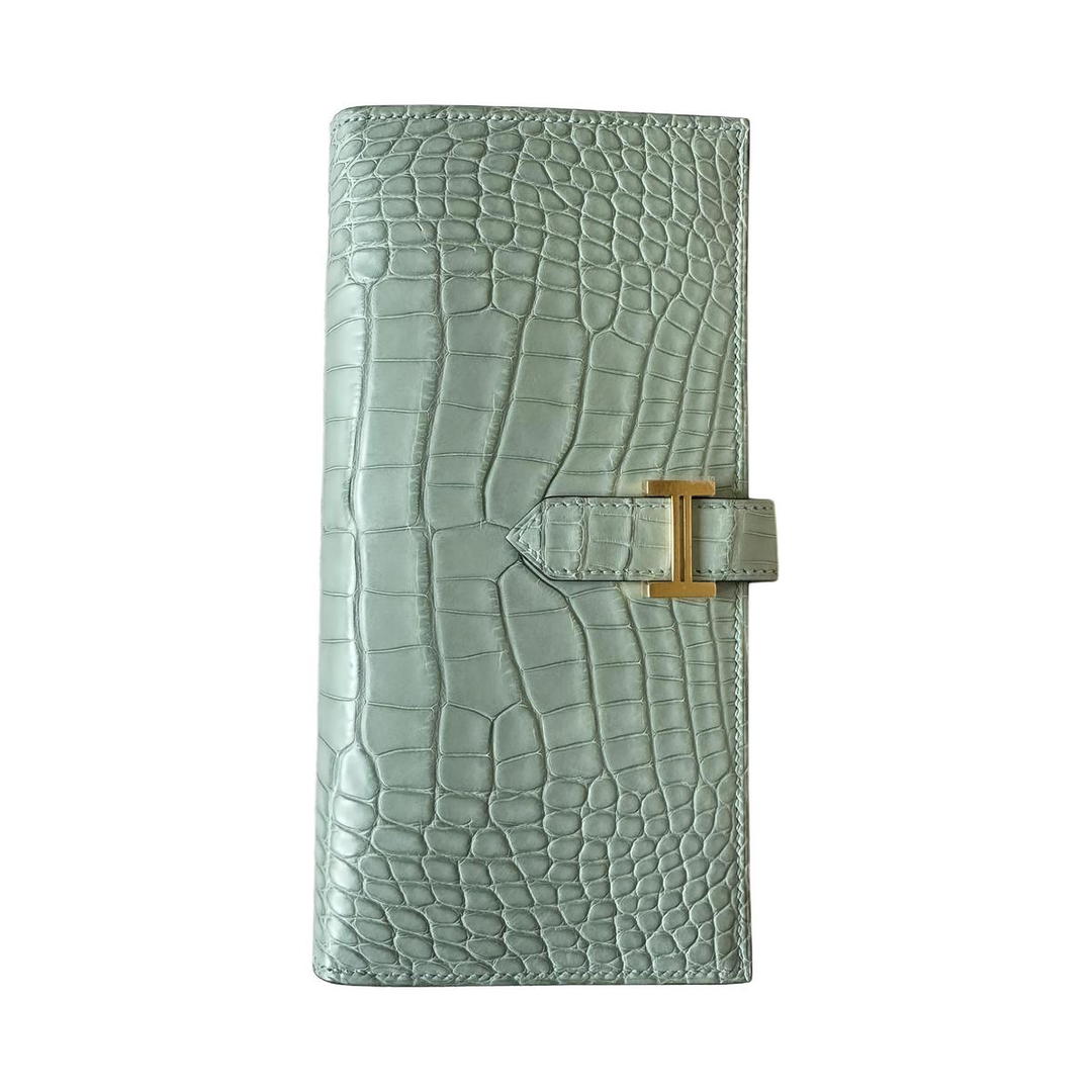Hermes Hermes Bearn Crocodile Leather Wallet Women's 6U Vert D'Eau Mint Green
