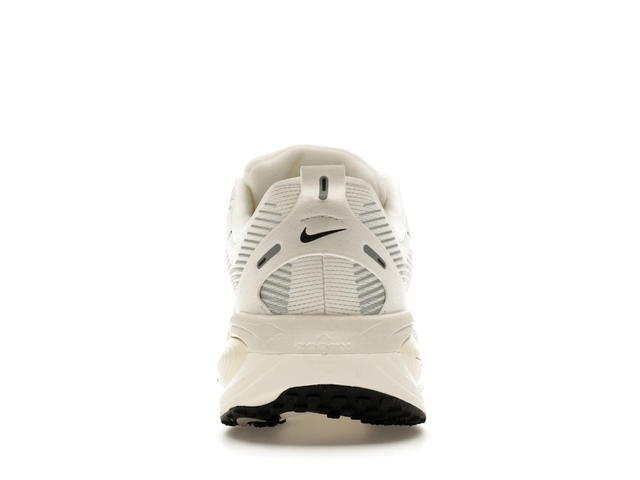 Nike Nike Vomero 18 Summit White Coconut Milk - view 4