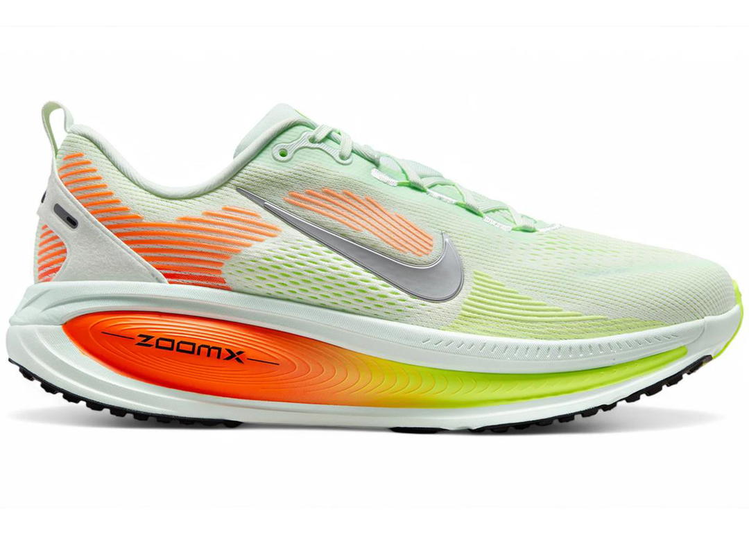 Nike Nike Vomero 18 Barely Green Hyper Crimson