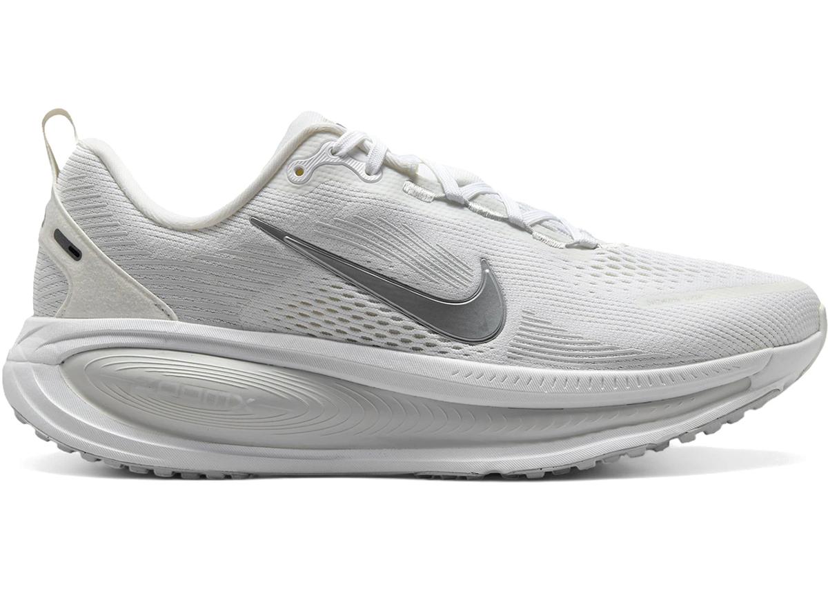 Nike Nike Vomero 18 White Photon Dust Summit White Metallic Silver (Women's)