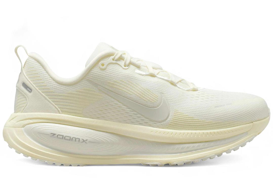 Nike Nike Vomero 18 Sail Coconut Milk (Women's)