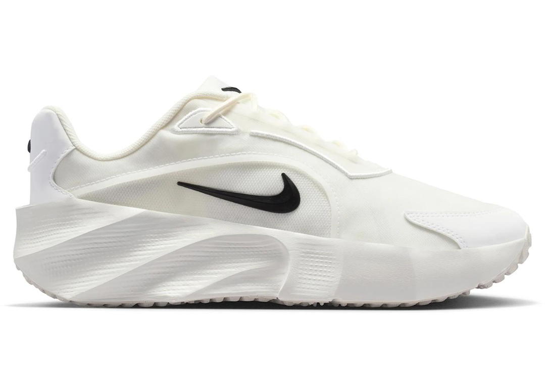 Nike Nike Aura Edge Summit White Black (Women's)
