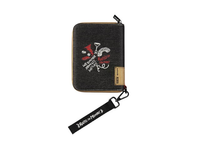 Pop Mart Pop Mart Hirono Echo Series - Passport Bag - view 3