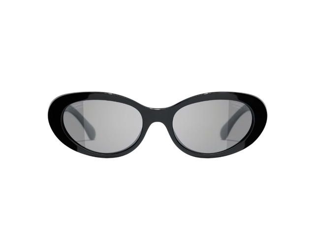 Chanel Chanel Oval Sunglasses In Black Frame With Black - view 2