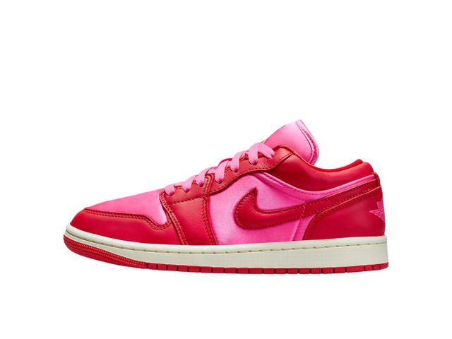 Jordan Jordan 1 Low SE Pink Blast (Women's) - view 2