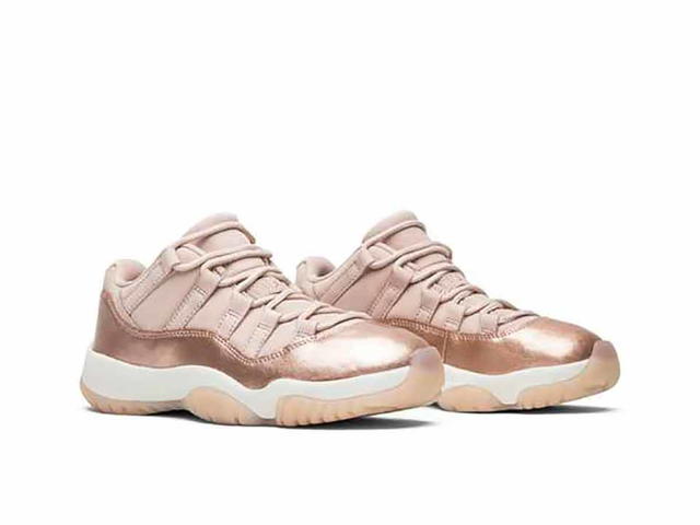 Jordan Jordan 11 Retro Low Rose Gold (Women's) - view 5