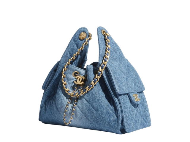 Chanel Chanel 25 Small Handbag Blue - view 2
