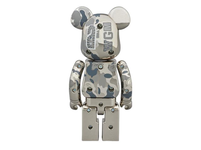 Medicom Toy BE@RBRICK x Bape Superalloy Camo Shark Gold Silver Set 200% - view 3