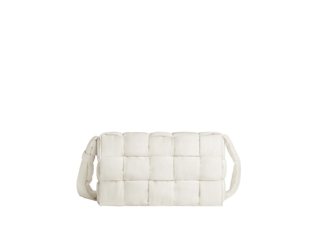 Bottega Veneta Bottega Veneta Maxi Padded Tech Cassette In Intreccio Nylon With Silver Finish Hardware White