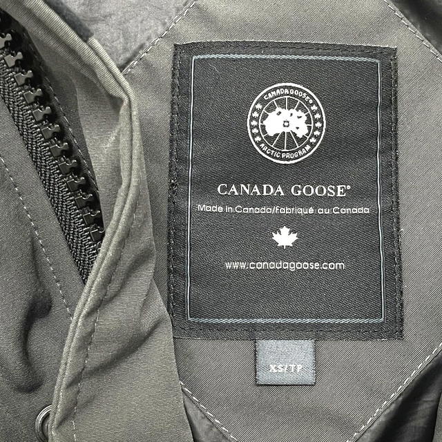 Canada Goose CANADA GOOSE 2581M CLARENCE COAT Fur Down Puffer Jacket Gray - view 3
