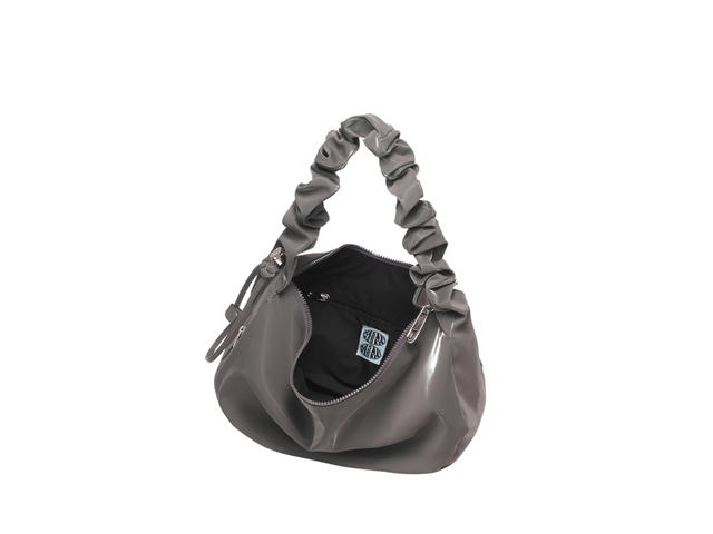 Carlyn Carlyn Babe M In Artificial Leather With Silver Hardware Glossy Gray - view 2