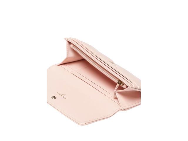 Chanel Chanel 19 Handbag - view 3