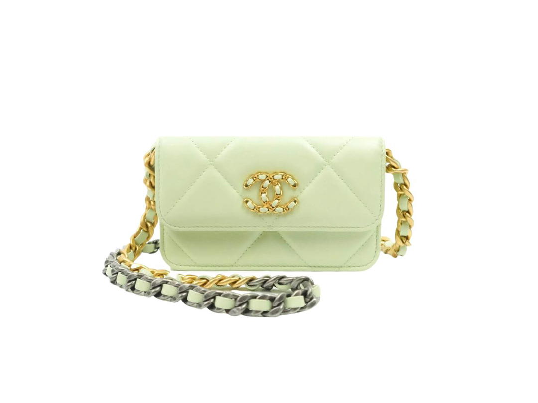 Chanel Chanel 19 Clutch With Chain