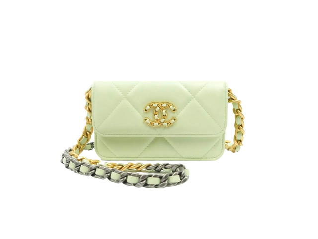 Chanel Chanel 19 Clutch With Chain - view 1