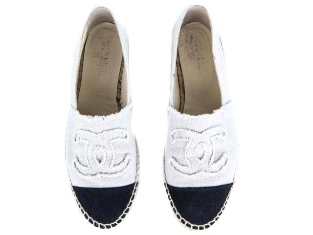 Chanel Chanel BEIGE & BLACK CANVAS CAP TOE CC ESPADRILLES - view 3