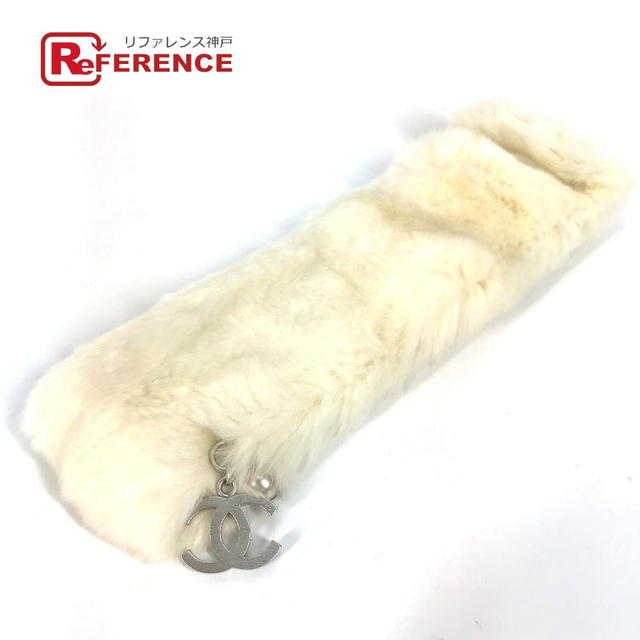 Chanel CHANEL Bracelet CC CC Mark Fur Faux Pearl Accessories Bangle fur White/Black - view 1