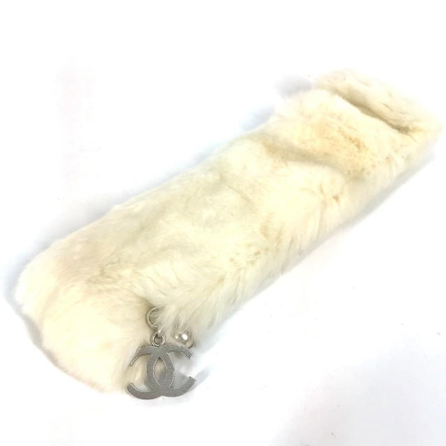 Chanel CHANEL Bracelet CC CC Mark Fur Faux Pearl Accessories Bangle fur White/Black - view 2