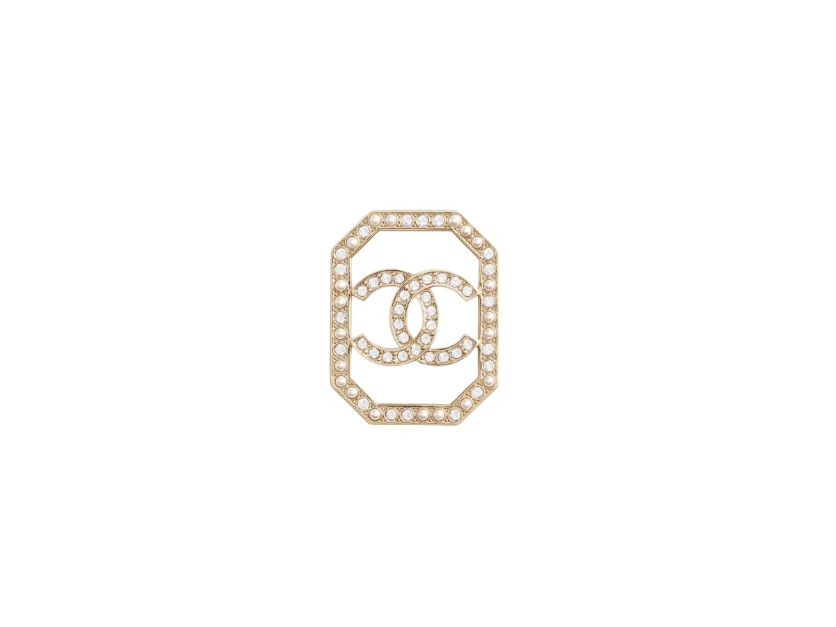 Chanel Chanel Brooch In Metal Glass Pearls Strass With Gold Pearly White And CrystalAnd