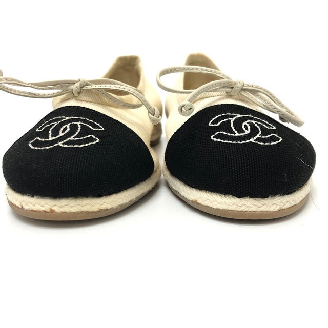 Chanel CHANEL CC Mark Espado Ribbon Bicolor Flat Shoes pumps Canvas White/Black - view 4