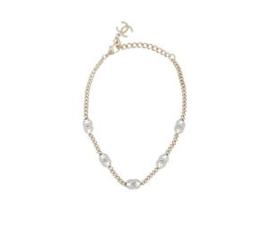Buy Chanel Choker In Metal-Strass-Gold With Silver CC Logo Detail Crystal at Sasom – Authentic and Ready to Ship