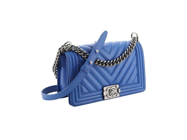 Chanel Chanel Boy Chanel Medium Flap Bag - view 2