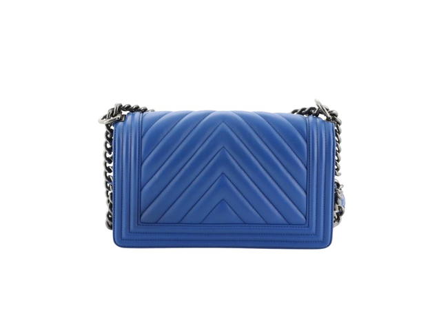 Chanel Chanel Boy Chanel Medium Flap Bag - view 3