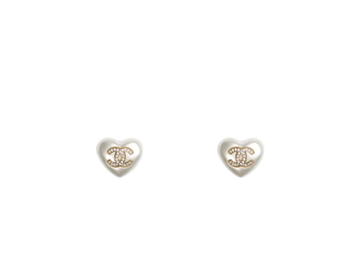 Chanel Chanel Earrings In Pearl Heart Shape Metal Resin Strass & Gold Hardware Pearly White