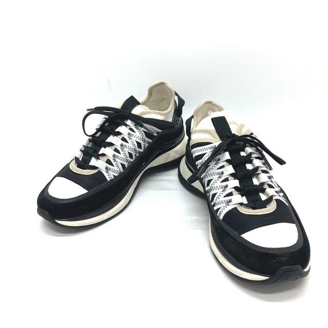 Chanel CHANEL G46260 25C Spindle CC Mark Fabric Sneakers Shoes suede Black/White - view 2